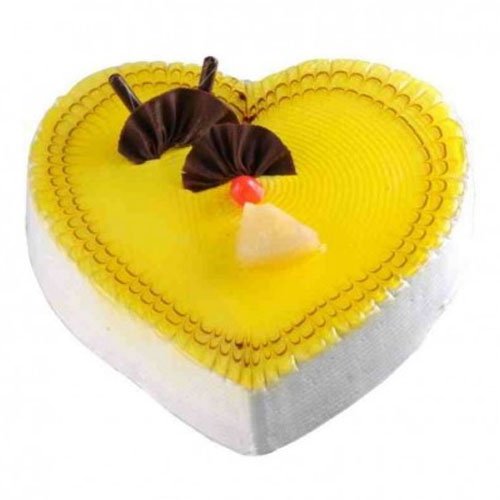 divine-pineapple-heartshape-cake